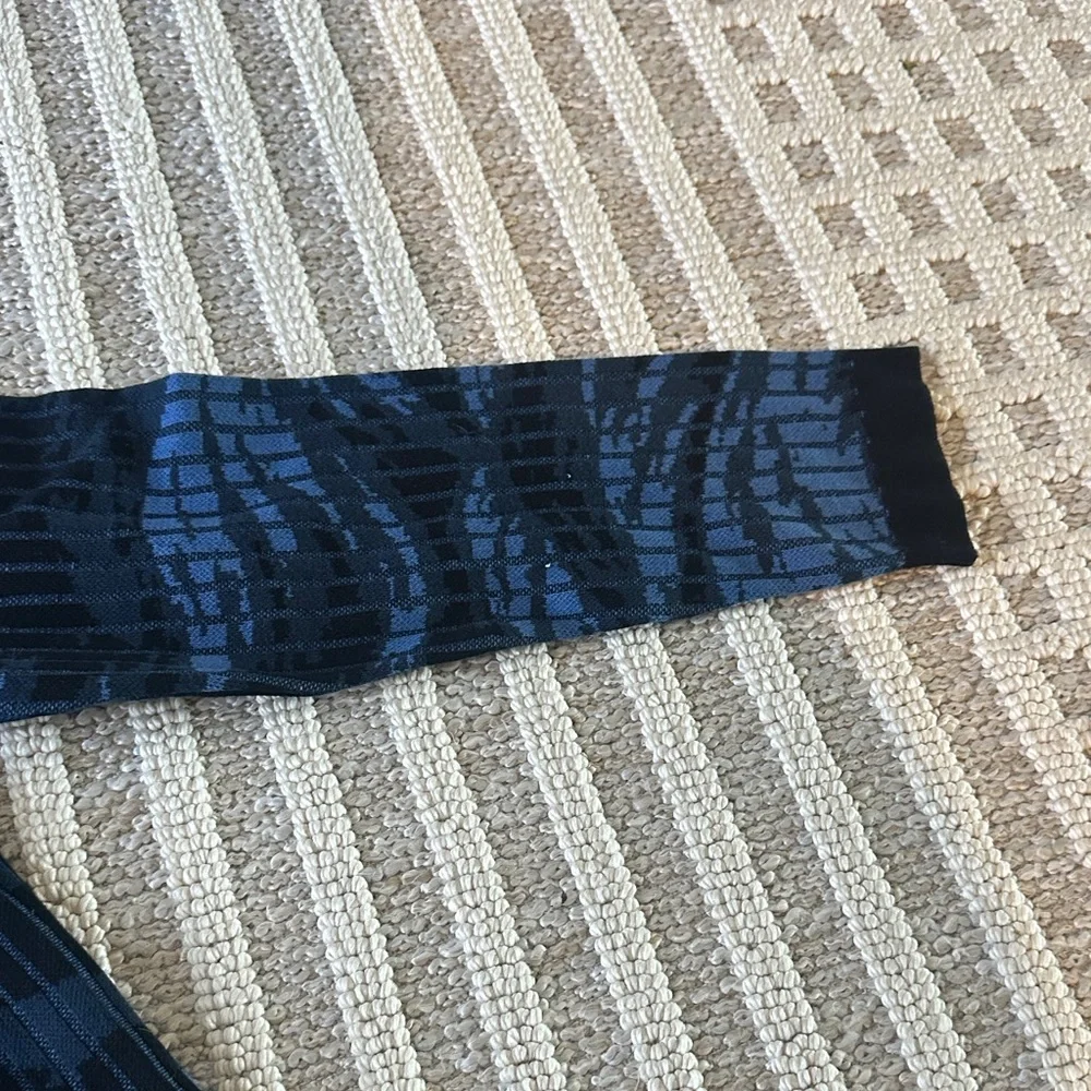 Paul Smith Navy and Black Cardigan - Picture 5 of 9